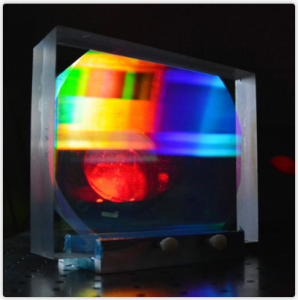 大尺寸、角度“調諧”體相全息衍射光柵