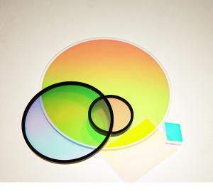 高透過率，超寬透過率范圍，高平坦度